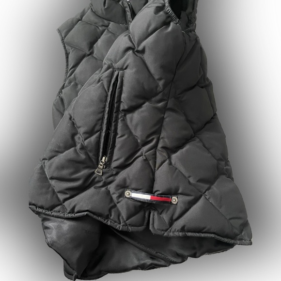 Woman’s Tommy Hilfiger Diamond Quilted Puffer Vest - Picture 3 of 6